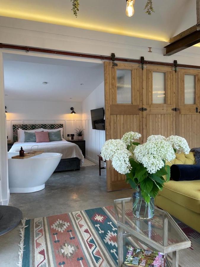 Luxury Barn With Hot Tub, Spa Treatments, Private Dining Little Budworth Zewnętrze zdjęcie